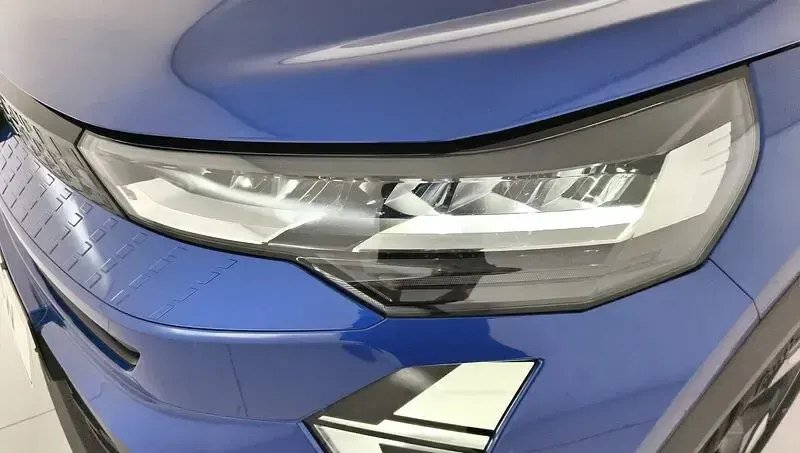 Usado Renault Captur Techno 100 CV (73 kW) 2025 Azul SUV
