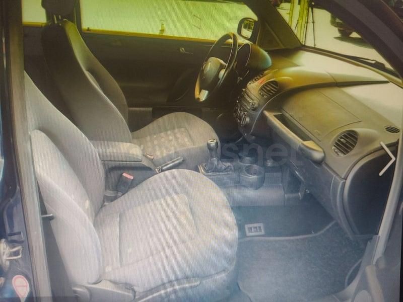 Usado VW New Beetle 100 CV (73 kW) 2004 Azul Utilitario