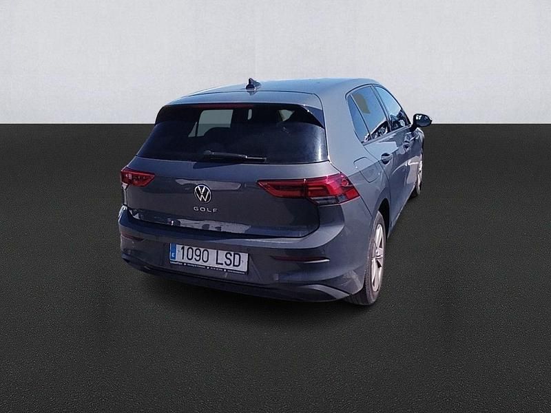 Usado VW Golf VII Life 115 CV (84 kW) 2021 Gris Utilitario