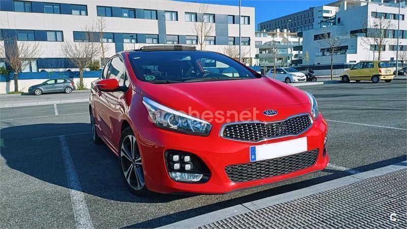 Rojo Usado 2017 Kia ProCeed GT-Line Utilitario | 12.900 € (Precio justo) - Imagen 1/4