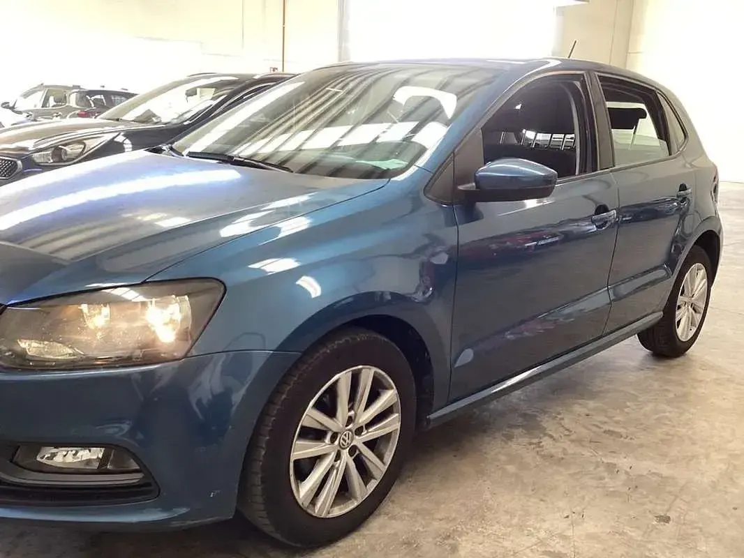 Usado VW Polo 75 CV (55 kW) 2016 Azul Utilitario