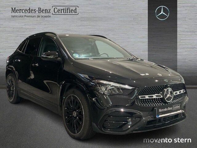 Usado Mercedes GLA200 AMG line 163 CV (119 kW) 2025 Negro cosmos SUV