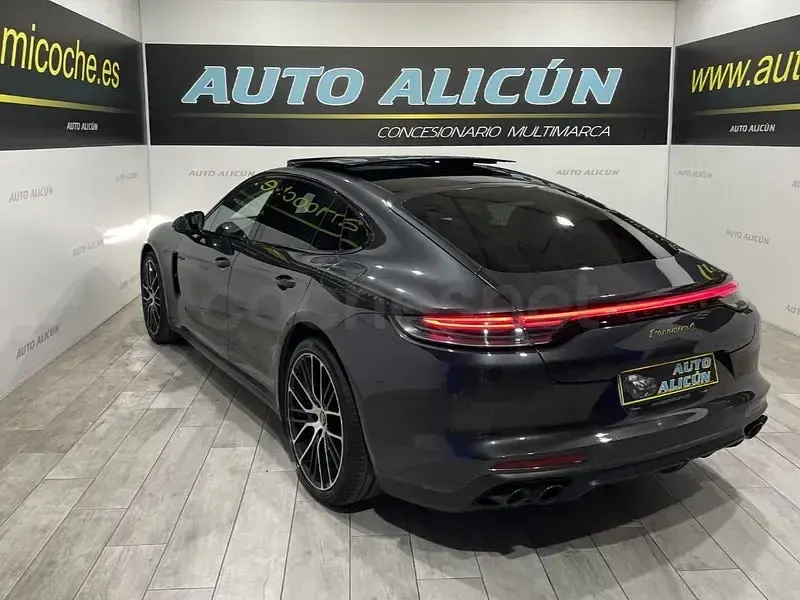 Usado Porsche Panamera 4 E-Hybrid 462 CV (339 kW) 2021 Gris / plata Utilitario