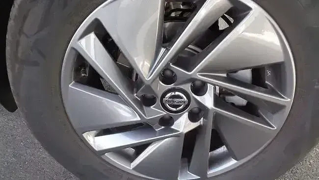 Usado Nissan Qashqai Acenta 140 CV (102 kW) 2025 Gris SUV