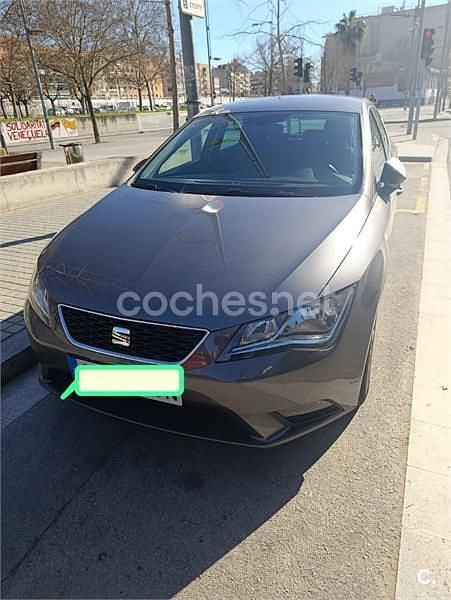 Usado Seat Leon Style 105 CV (77 kW) 2015 Gris / plata Berlina
