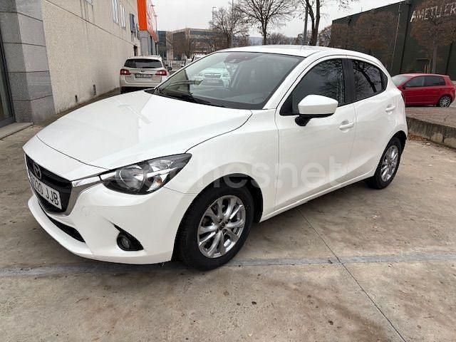 Usado Mazda 2 Style 90 CV (66 kW) 2015 Blanco Berlina