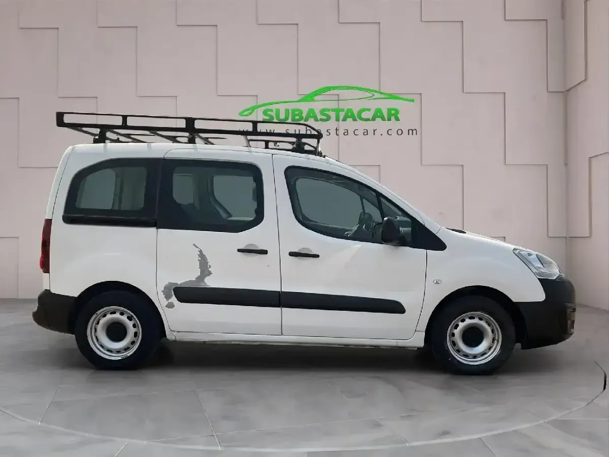 Usado Peugeot Partner Tepee Access 75 CV (55 kW) 2018 Blanco Monovolumen