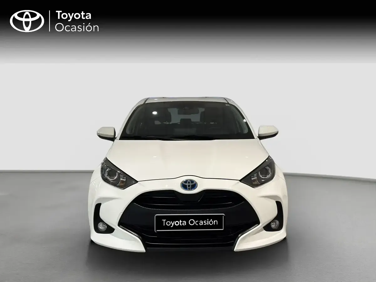 Usado Toyota Yaris Active 116 CV (85 kW) 2022 Blanco Utilitario