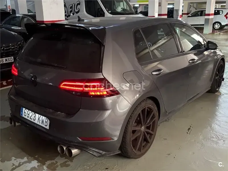Usado VW Golf VII R-line 150 CV (110 kW) 2019 Gris / plata Berlina
