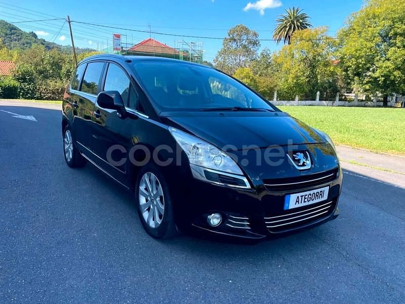 Negro Usado 2012 Peugeot 5008 Allure Monovolumen | 6999 € (Buen precio) - Imagen 1/4