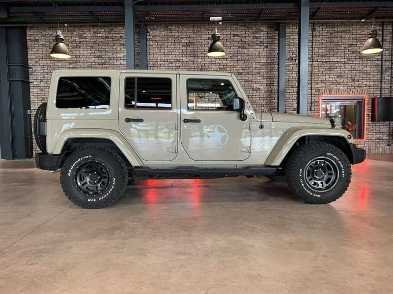 Beige Usado 2018 Jeep Wrangler Unlimited Sahara SUV | 42.900 € (Super precio) - Imagen 1/4