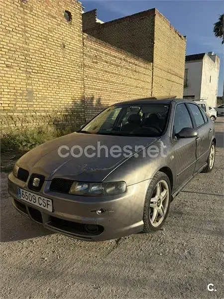 Usado Seat Leon FR 150 CV (110 kW) 2004 Gris / plata Utilitario