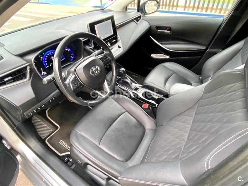 Usado Toyota Corolla Advance 122 CV (89 kW) 2022 Gris / plata Berlina