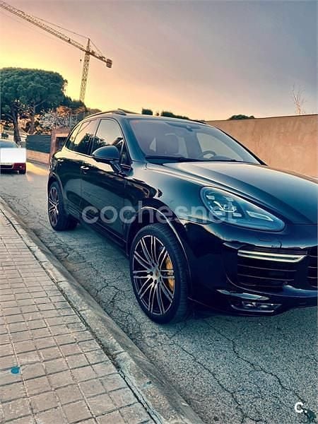 Usado Porsche Cayenne Turbo S 570 CV (419 kW) 2016 Negro SUV