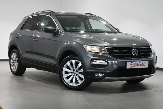 Usado VW T-Roc Advance 116 CV (85 kW) 2018 Gris SUV