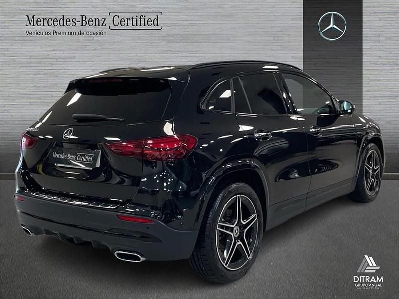 Usado Mercedes GLA200 AMG line 150 CV (110 kW) 2025 Negro SUV