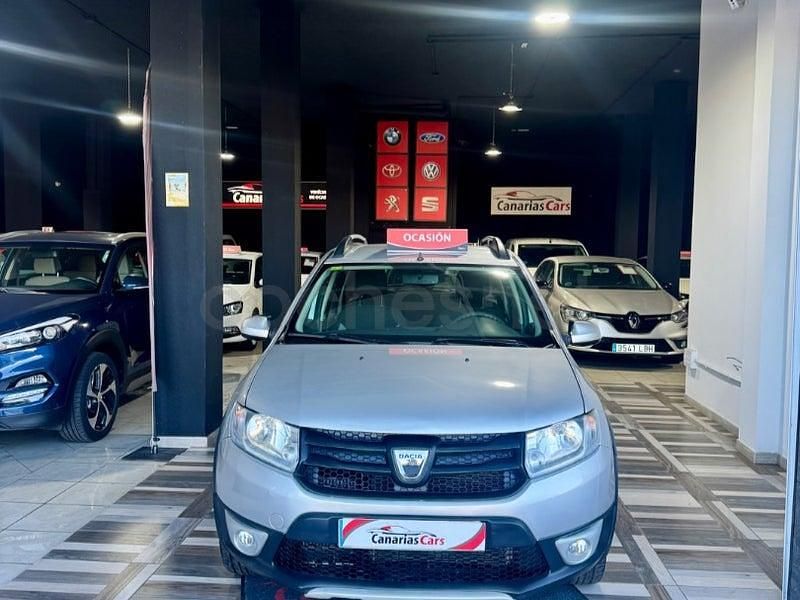 Usado Dacia Sandero Stepway 90 CV (66 kW) 2015 Gris / plata Berlina