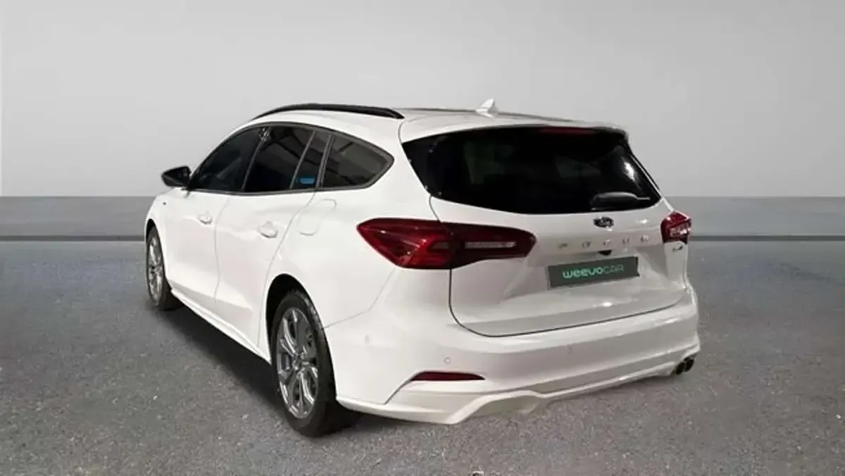 Usado Ford Focus ST-Line 126 CV (92 kW) 2024 Blanco Familiar