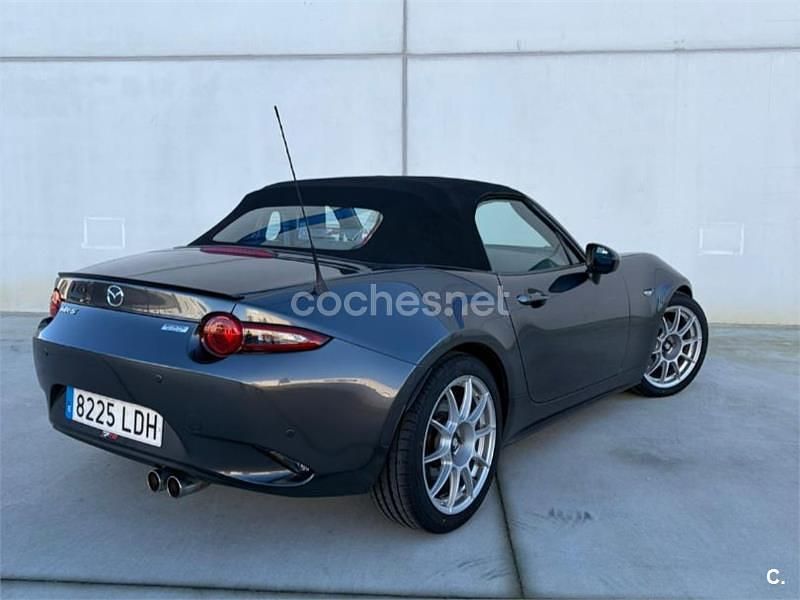 Usado Mazda MX5 Inclusive 184 CV (135 kW) 2019 Gris / plata Descapotable