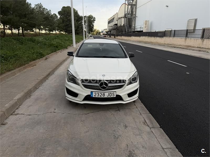 Usado Mercedes CLA200 AMG line 136 CV (100 kW) 2015 Blanco Berlina