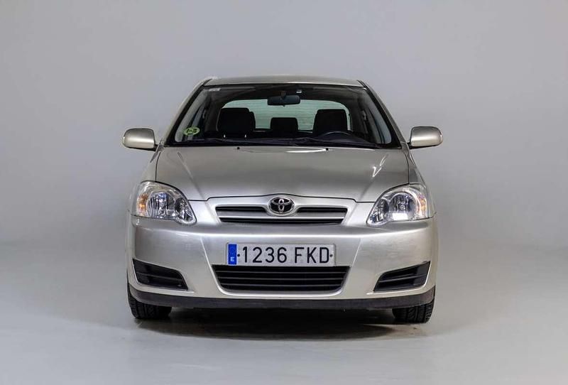 Usado Toyota Corolla Terra 90 CV (66 kW) 2007 Plateado Utilitario