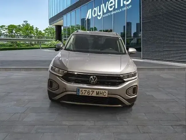Usado VW T-Roc Life 116 CV (85 kW) 2023 Plateado SUV