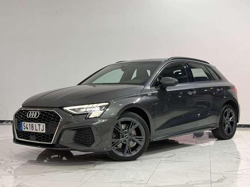Plateado Usado 2021 Audi A3 Sportback e-tron Advanced Utilitario | 26.390 € (Un poco caro) - Imagen 1/4