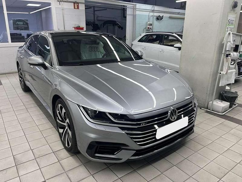 Usado VW Arteon R-line 190 CV (139 kW) 2020 Gris Coupe