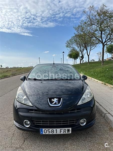 Usado Peugeot 207 CC Sport 110 CV (80 kW) 2007 Negro Descapotable