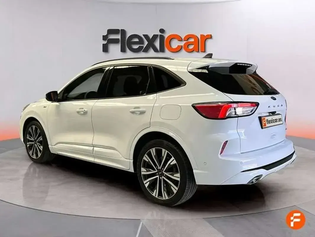 Usado Ford Kuga ST-Line 150 CV (110 kW) 2020 Blanco SUV