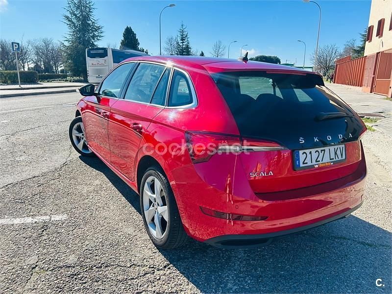 Usado Skoda Scala Style 115 CV (84 kW) 2020 Rojo Utilitario