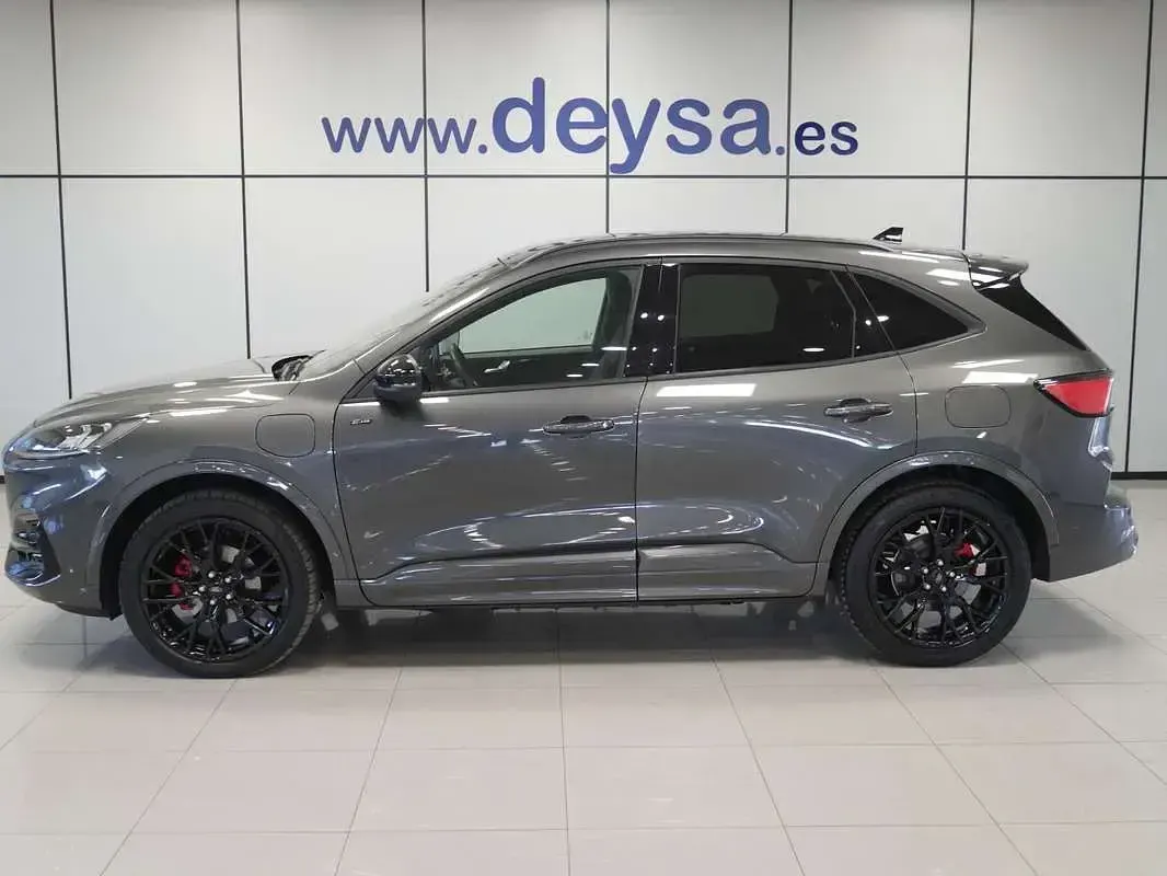 Usado Ford Kuga ST-Line X 224 CV (164 kW) 2023 Gris SUV