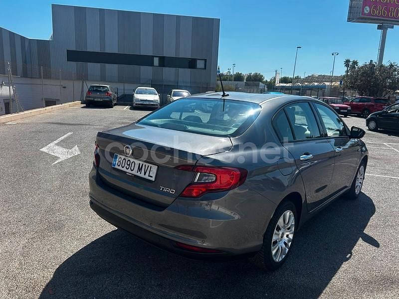 Usado Fiat Tipo Easy 120 CV (88 kW) 2017 Gris / plata Berlina