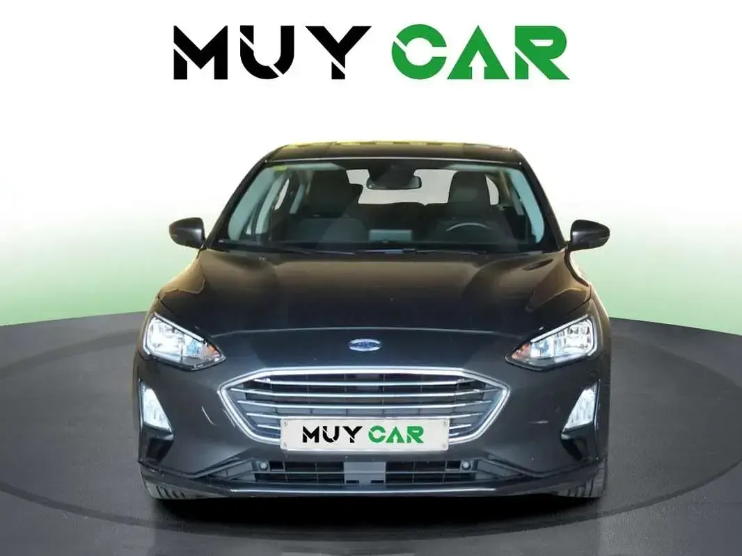 Usado Ford Focus Titanium 120 CV (88 kW) 2020 Gris Utilitario