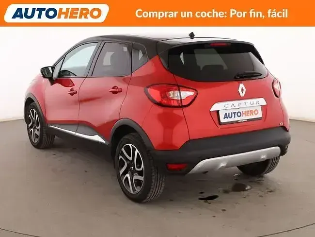 Usado Renault Captur 110 CV (80 kW) 2015 Rojo SUV