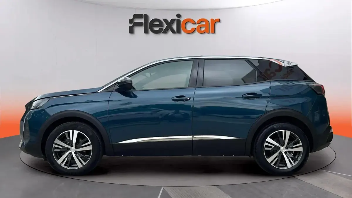 Usado Peugeot 3008 Allure 131 CV (96 kW) 2024 Azul SUV