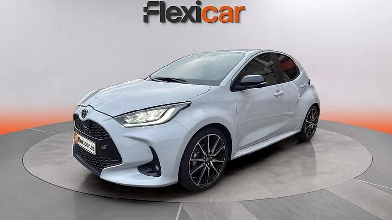 Usado Toyota Yaris Hybrid Sport 116 CV (85 kW) 2023 Blanco Utilitario