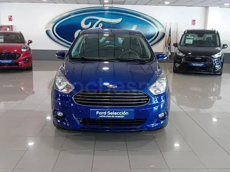 Usado Ford Ka Plus Ultimate 85 CV (62 kW) 2017 Azul Utilitario
