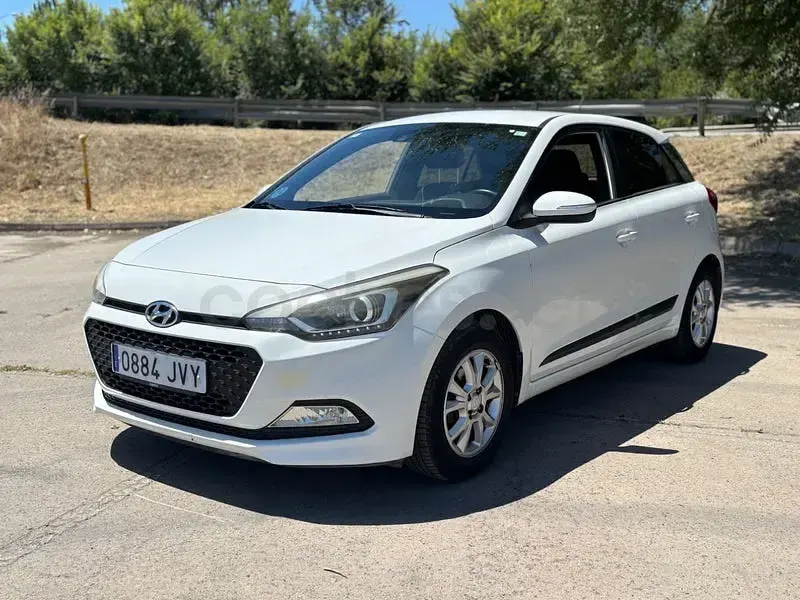 Usado Hyundai i20 GO! 84 CV (61 kW) 2016 Blanco Berlina