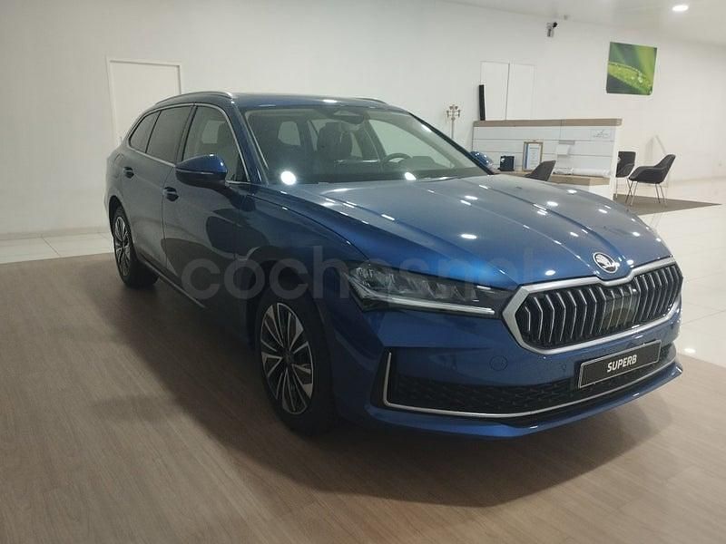 Nuevo Skoda Superb Selection 204 CV (150 kW) 2025 Azul Familiar