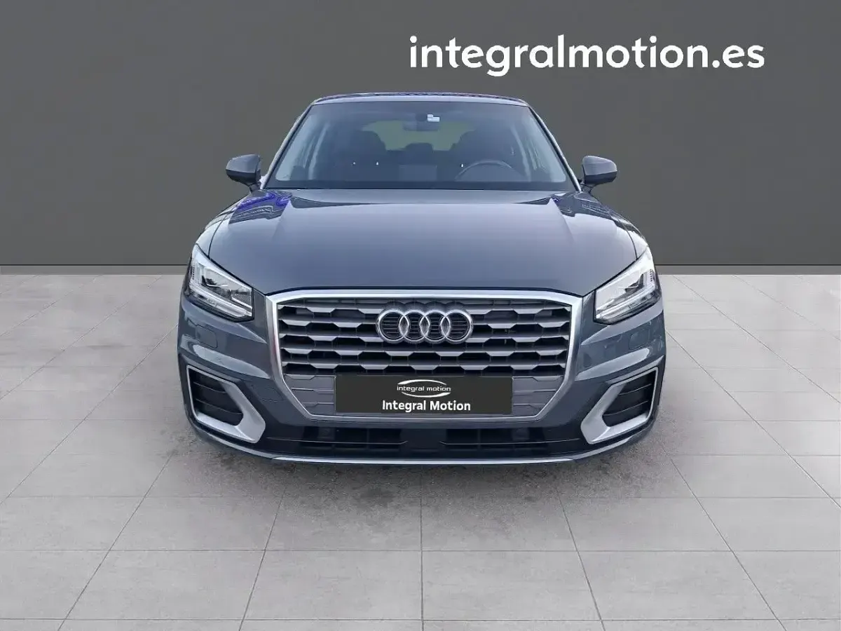 Usado Audi Q2 Design 115 CV (84 kW) 2019 Gris SUV