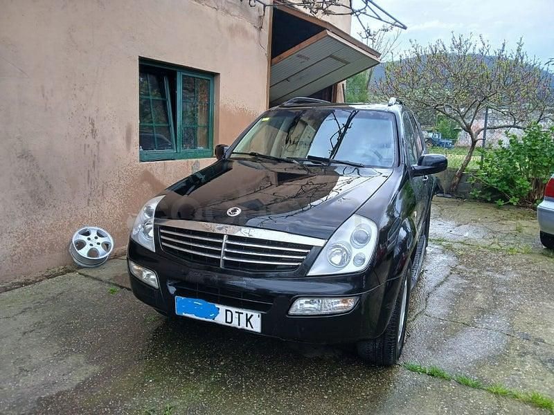 Usado Ssangyong (KGM) Rexton 165 CV (121 kW) 2005 Negro SUV