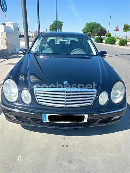 Usado Mercedes E200 Elegance 163 CV (119 kW) 2003 Negro Berlina