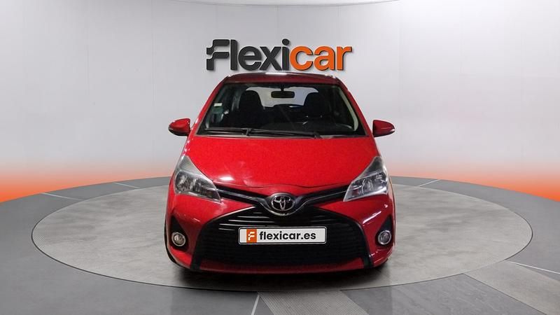 Usado Toyota Yaris Active 69 CV (50 kW) 2017 Rojo Berlina