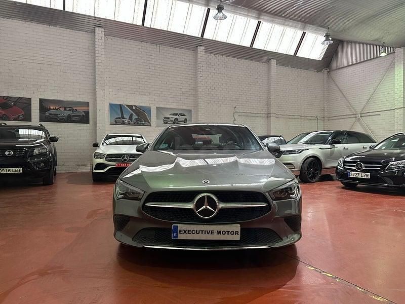 Usado Mercedes CLA220 190 CV (139 kW) 2021 Gris / plata Berlina