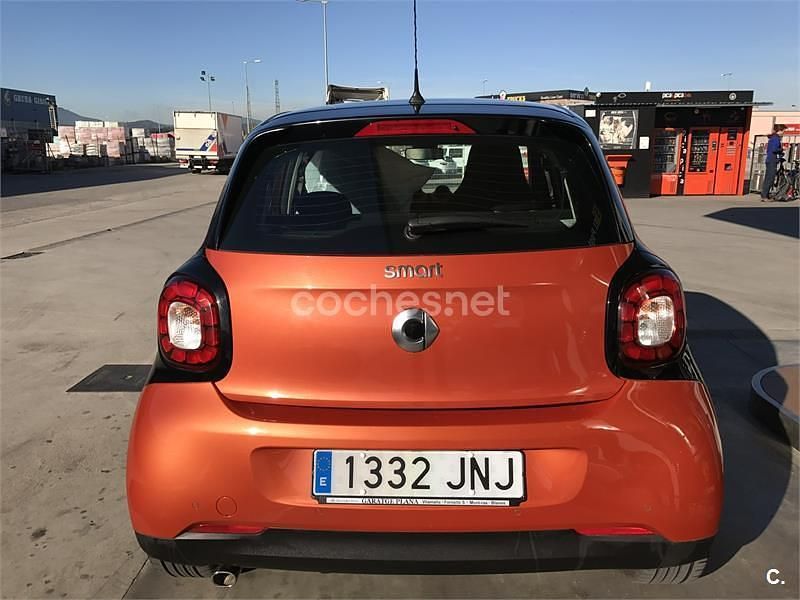 Usado Smart ForFour Passion 71 CV (52 kW) 2016 Naranja Utilitario