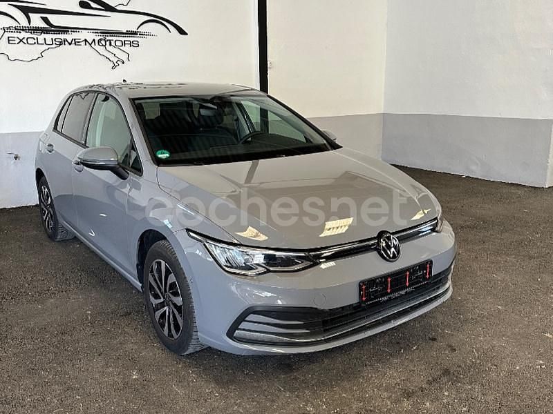 Gris / plata Usado 2022 VW Golf VIII Life Berlina | 22.990 € (Precio justo) - Imagen 1/4