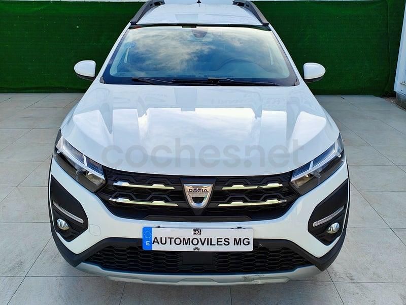 Usado Dacia Jogger Expression 100 CV (73 kW) 2023 Blanco Monovolumen