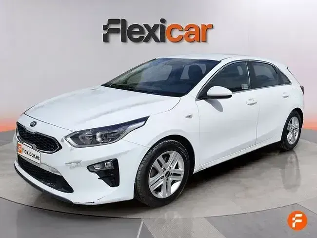 Usado Kia Ceed 120 CV (88 kW) 2021 Blanco Utilitario