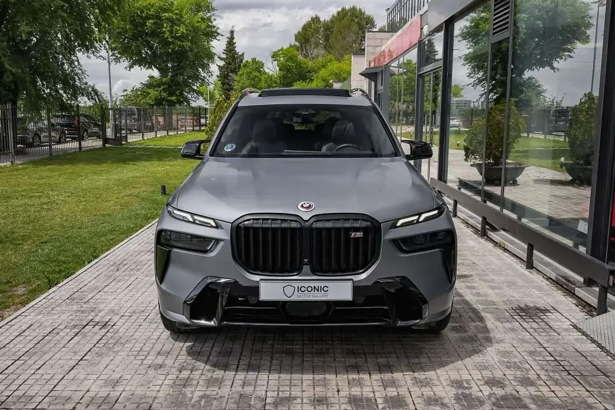 Używany BMW X7 530 KM (389 kW) 2023 Szary SUV